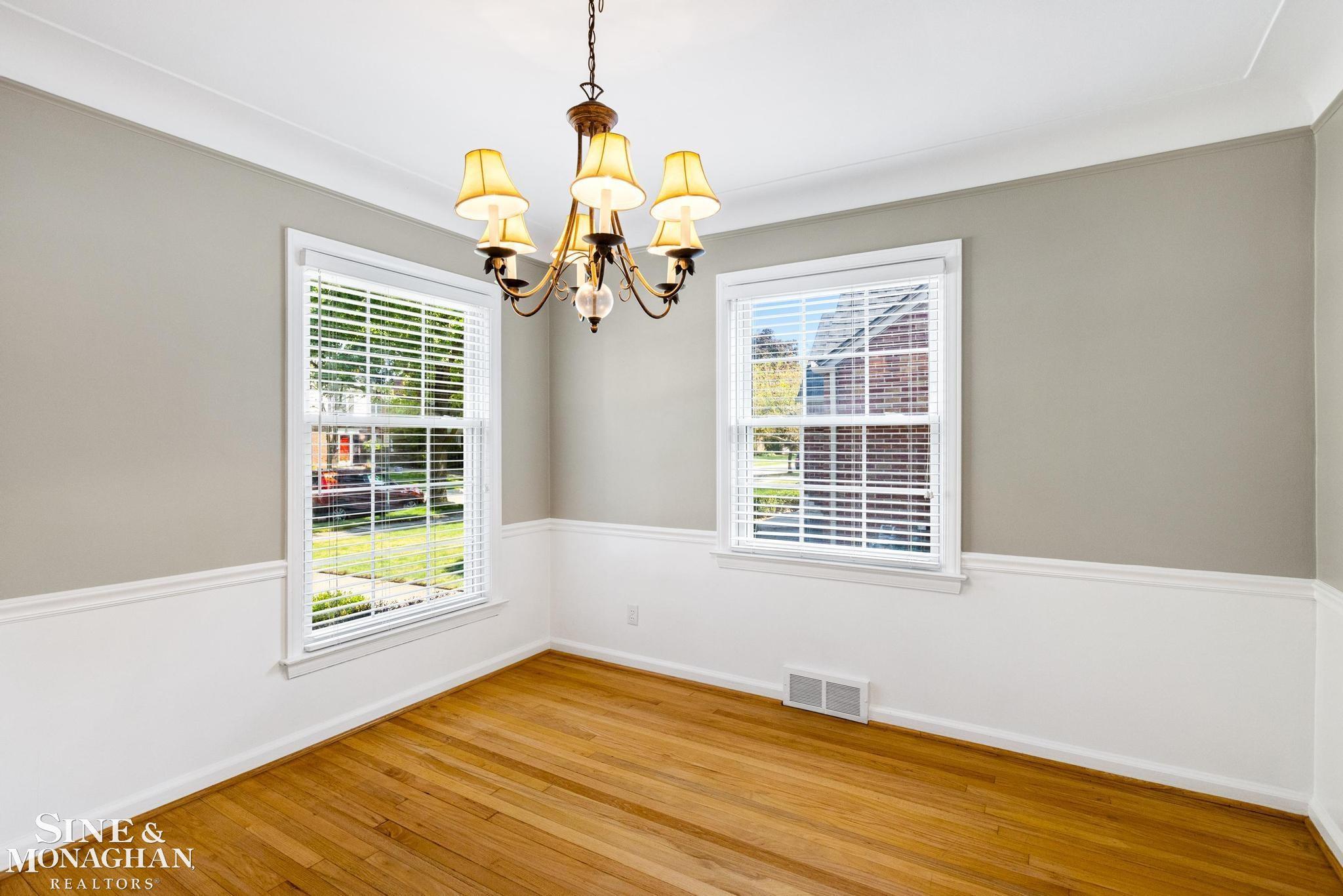 1883 Oxford Road Grosse Pointe, MI 48236 - Photo 6 of 23 50155159-8c95c016-2f73-4c48-9fd7-6771c8849308.JPG