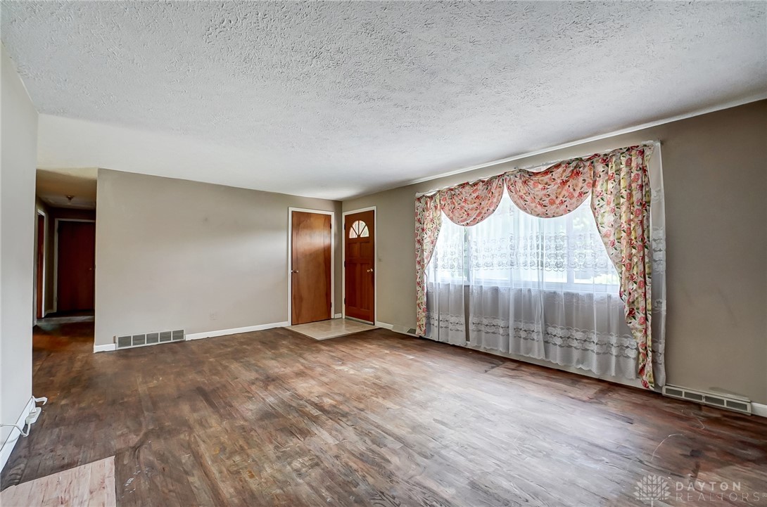 2703 County Line Road Dayton, OH 45420 - Photo 7 of 45