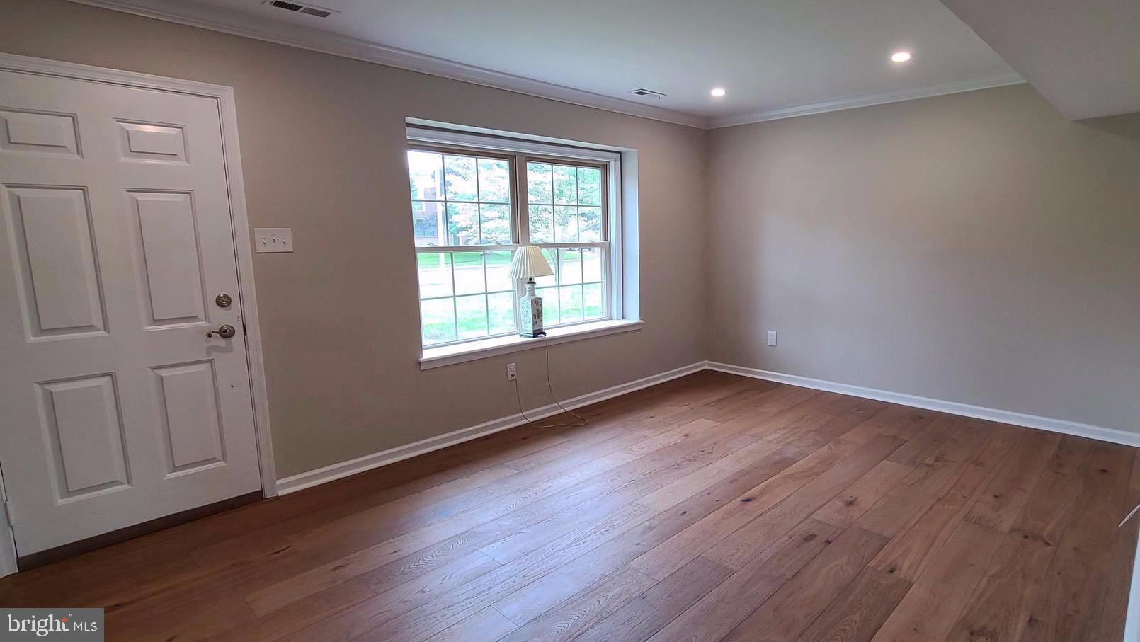 36 Dunham Loop Berlin, NJ 08009 - Photo 11 of 34 Living Room