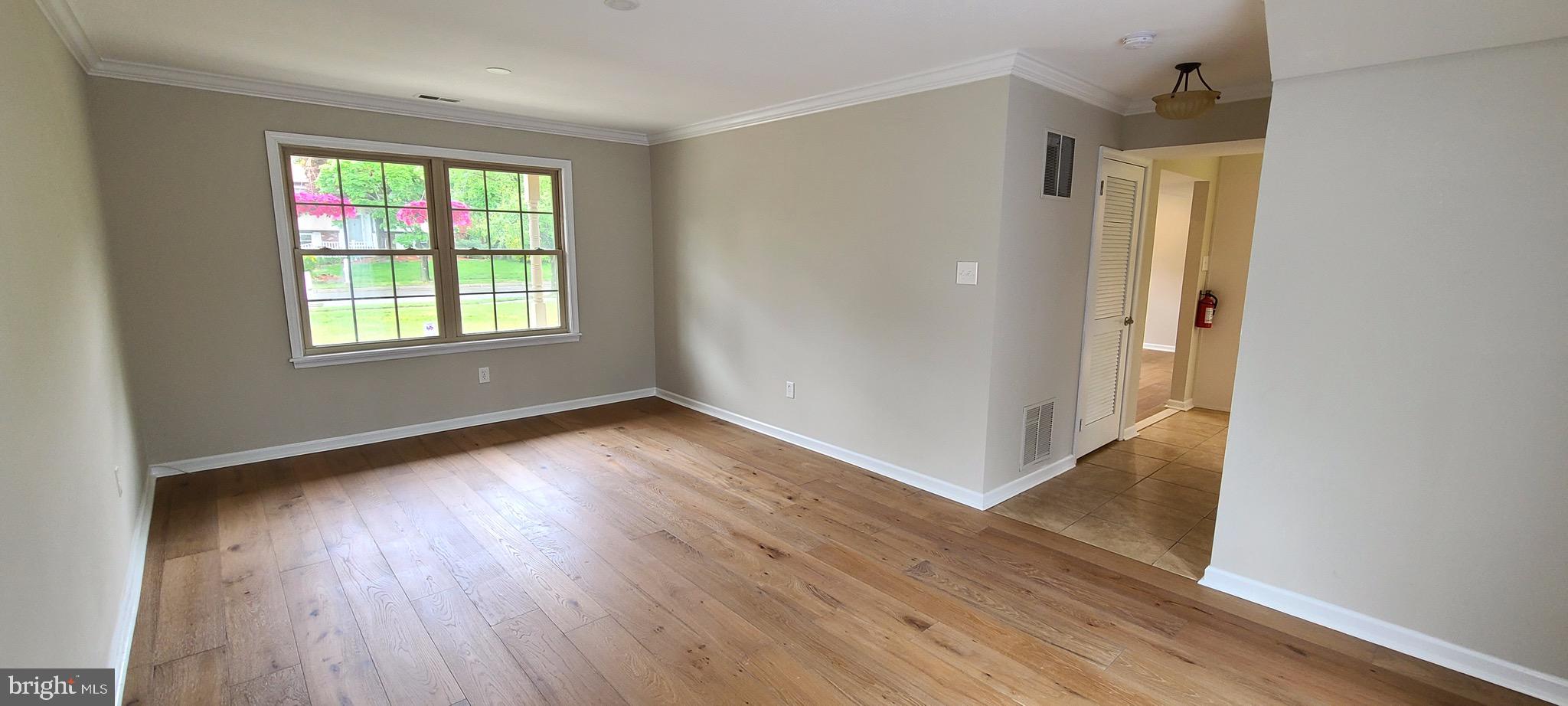 36 Dunham Loop Berlin, NJ 08009 - Photo 13 of 34 Family Room