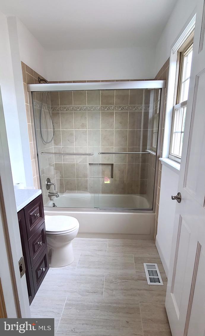 36 Dunham Loop Berlin, NJ 08009 - Photo 18 of 34 Main Bath