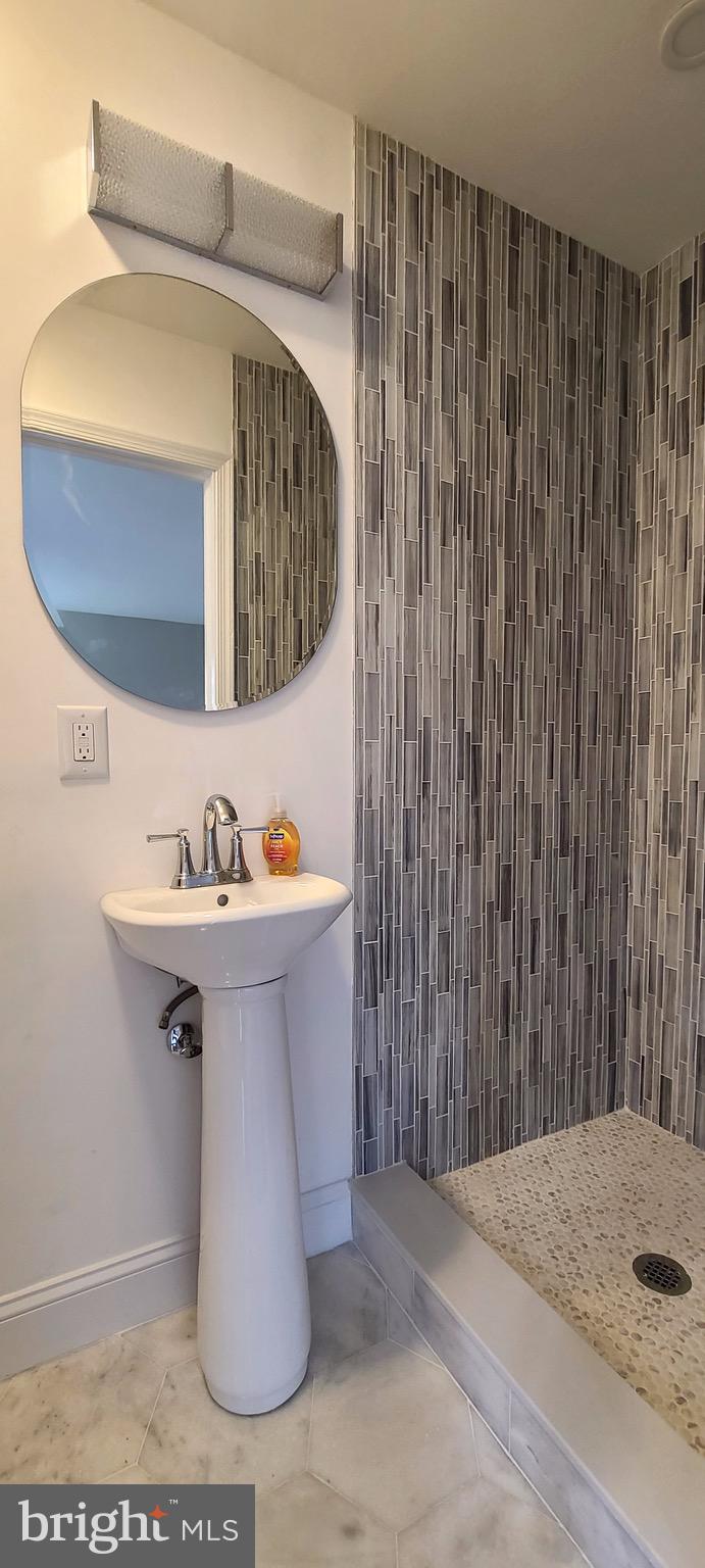 36 Dunham Loop Berlin, NJ 08009 - Photo 24 of 34 Master Bath