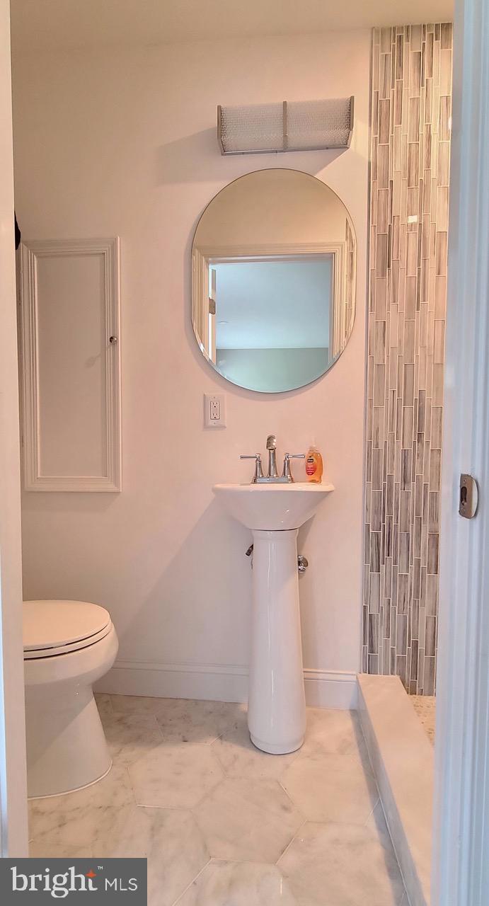 36 Dunham Loop Berlin, NJ 08009 - Photo 25 of 34 Master Bath