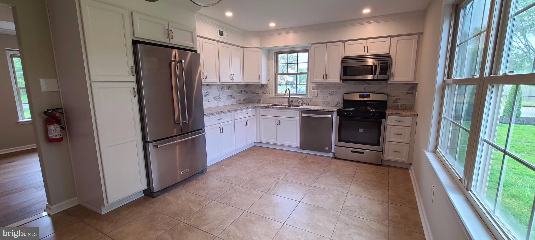 36 Dunham Loop Berlin, NJ 08009 - Photo 5 of 34 Kitchen