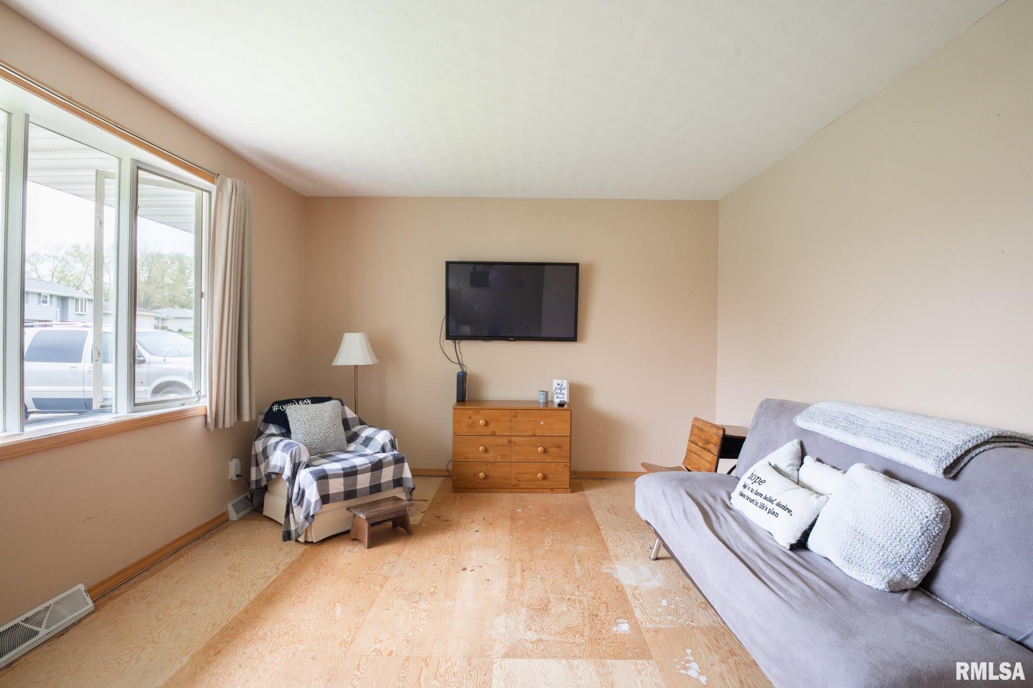 5113 West Airways Road Peoria, IL 61607 - Photo 4 of 50 Gallery Image 4