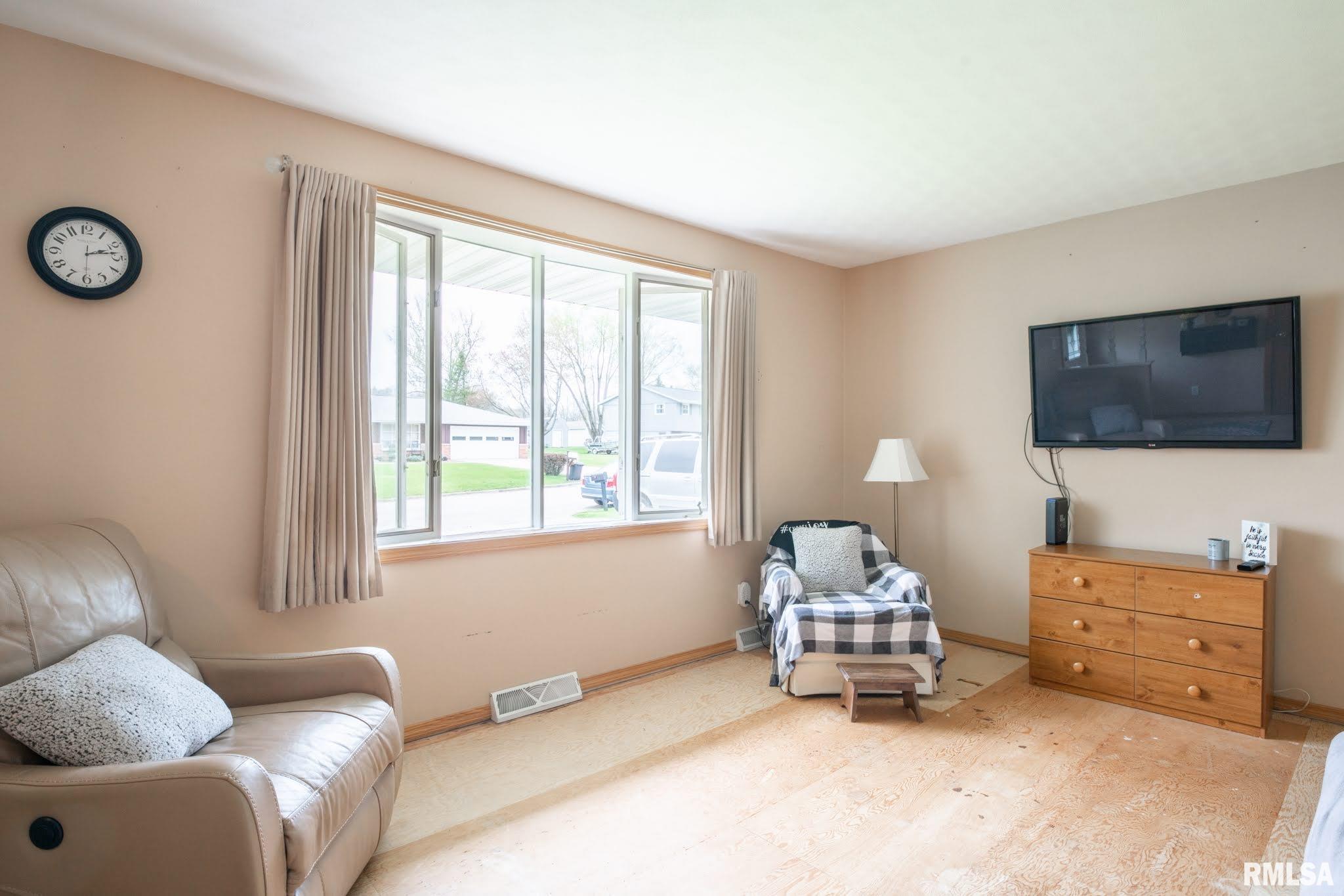 5113 West Airways Road Peoria, IL 61607 - Photo 8 of 50 Gallery Image 8
