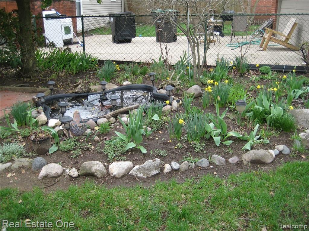 9620 Pardee Road Taylor, MI 48180 - Photo 3 of 27 IMG_4850.JPG