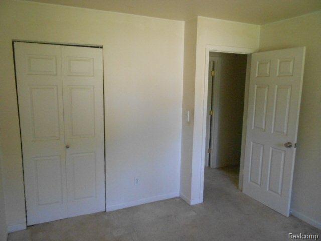 57050 Omo Road Ray, MI 48096 - Photo 9 of 25 261-900638 Bedroom (6).jpg