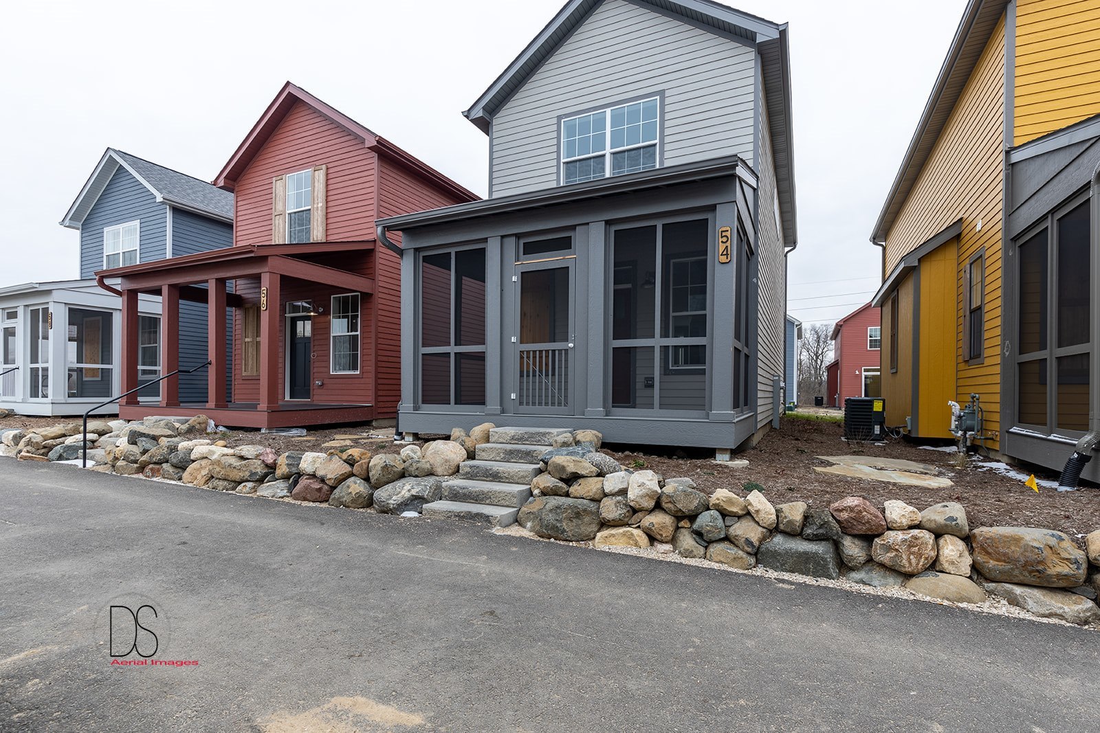 100 Great Loop E Drive, Unit 54 Ottawa, IL 61350 - Photo 8 of 14 a front view of a house with a yard