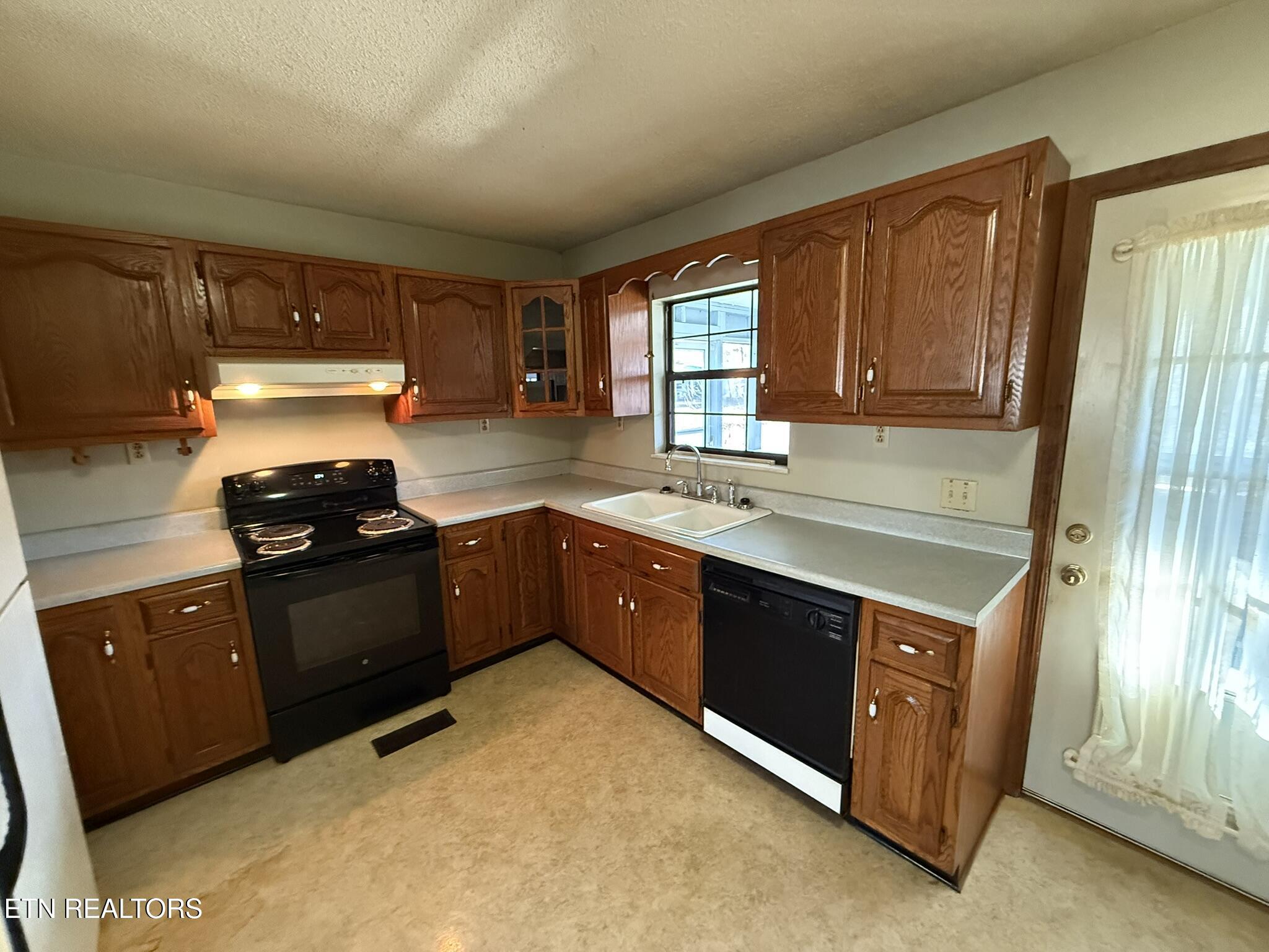 144 Atkins Road Madisonville, TN 37354 - Photo 12 of 30 IMG_1594