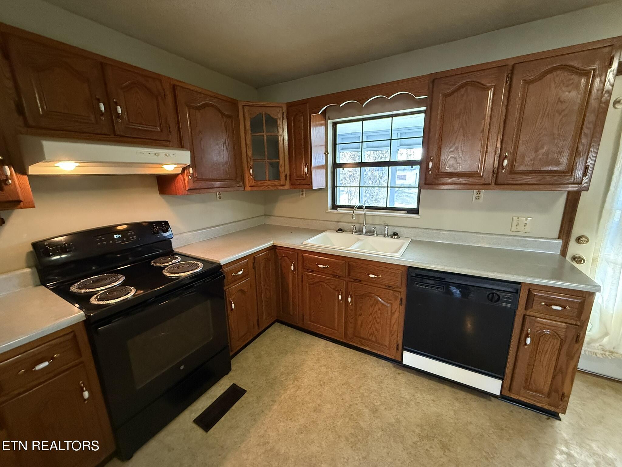 144 Atkins Road Madisonville, TN 37354 - Photo 14 of 30 IMG_1598