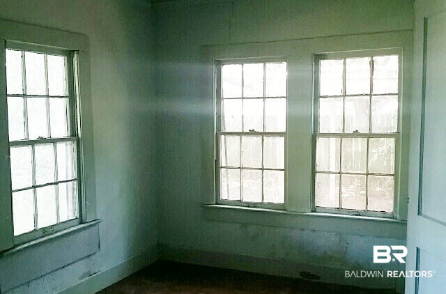 605 South Presley Street Atmore, AL 36502 - Photo 6 of 16