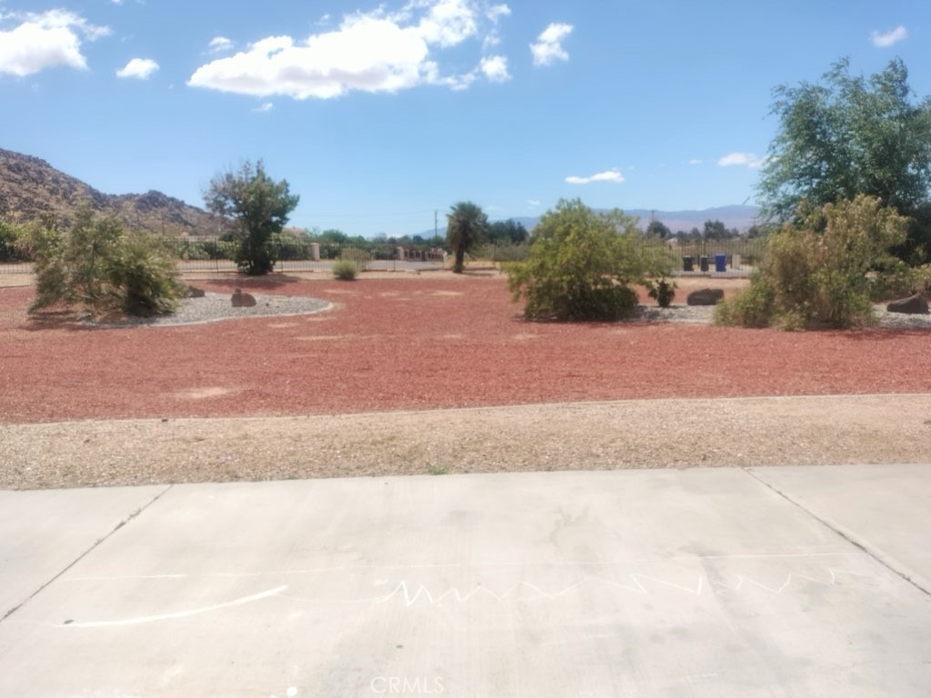 20305 Rancherias Road Apple Valley, CA 92307 - Photo 5 of 6 Entrance