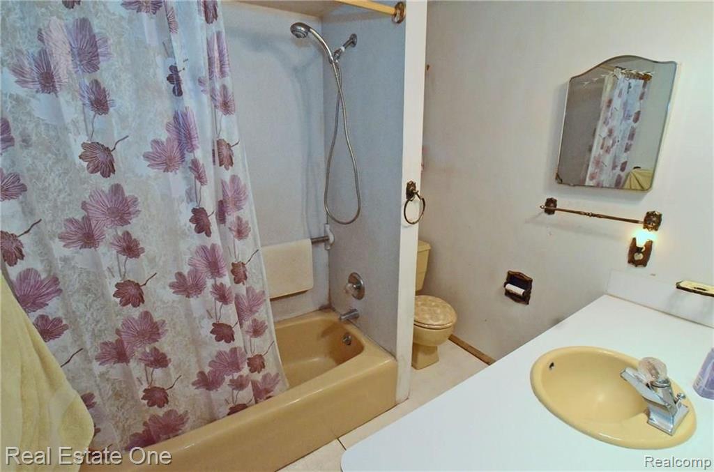3851 Dearborn Avenue Rochester Hills, MI 48309 - Photo 7 of 12