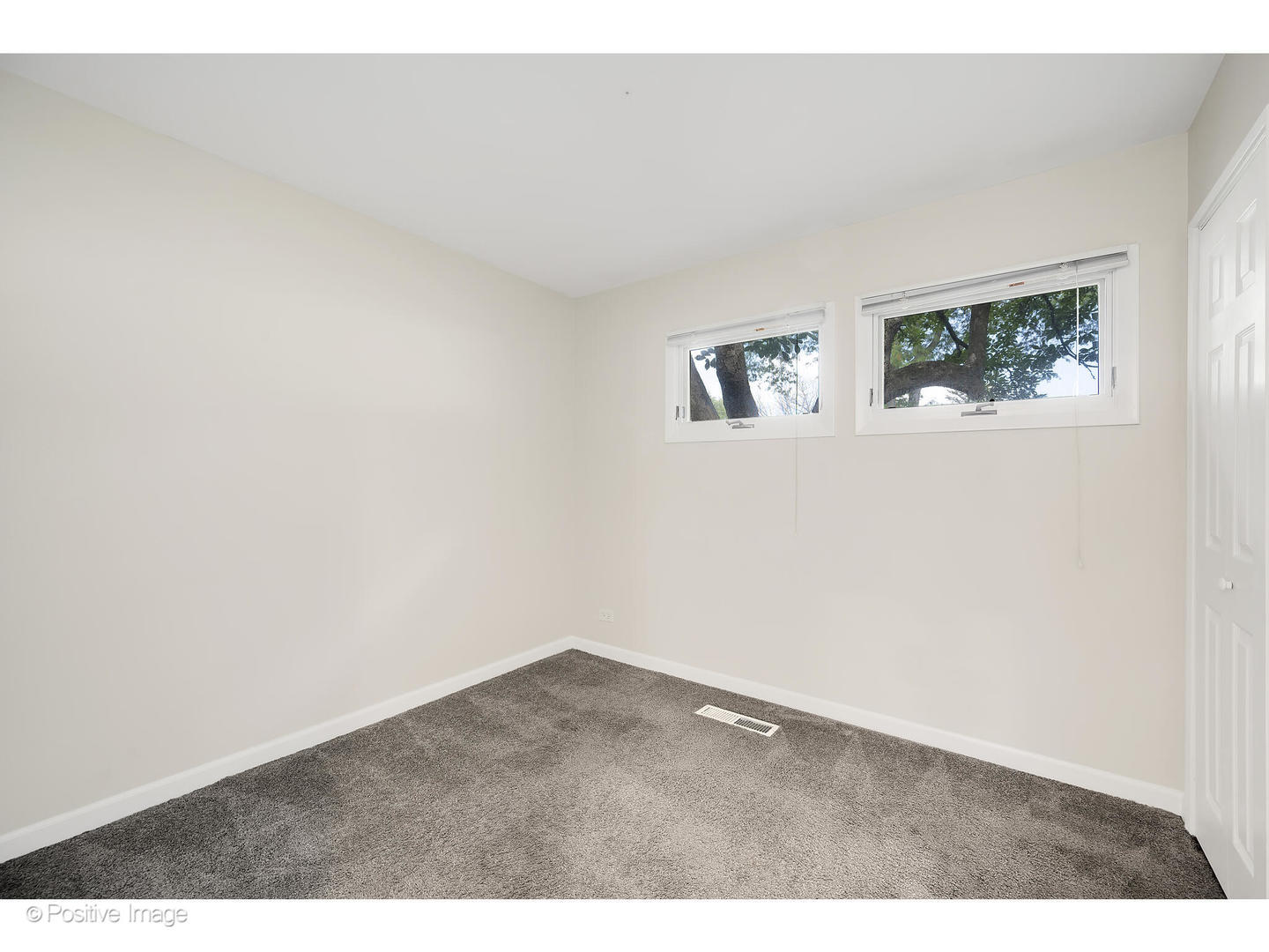 1120 Grant Street Wheaton, IL 60189 - Photo 11 of 17 a view of an empty room
