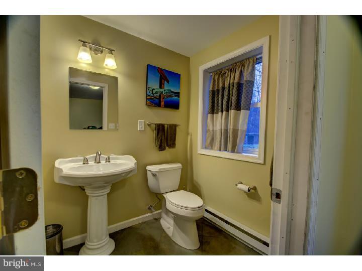 2097 Detweiler Road Pottstown, PA 19464 - Photo 16 of 24 Bathroom
