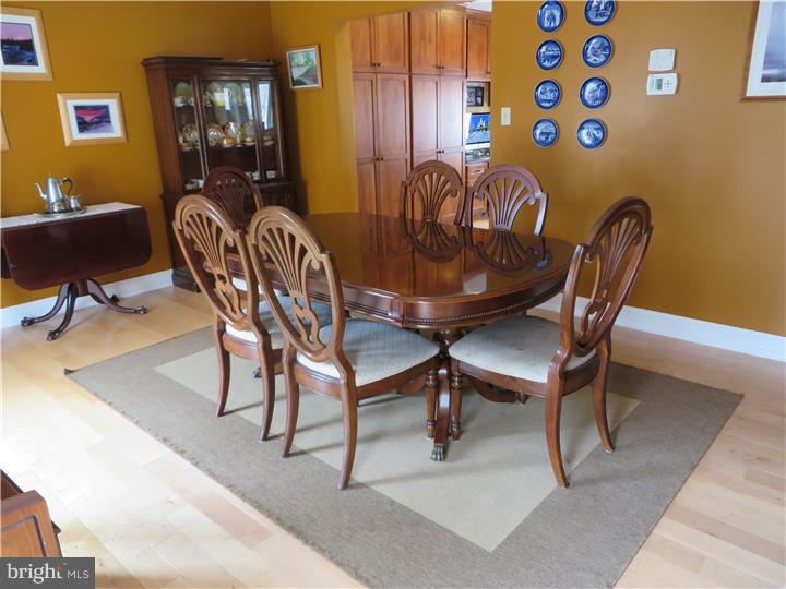2097 Detweiler Road Pottstown, PA 19464 - Photo 3 of 24 Dining Room