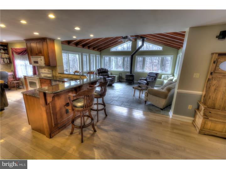 2097 Detweiler Road Pottstown, PA 19464 - Photo 4 of 24 Kitchen