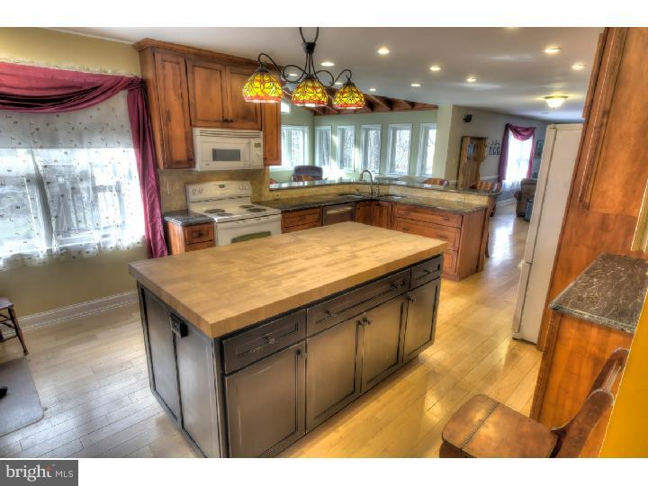 2097 Detweiler Road Pottstown, PA 19464 - Photo 6 of 24 Kitchen