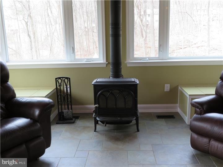 2097 Detweiler Road Pottstown, PA 19464 - Photo 8 of 24 Sun Room