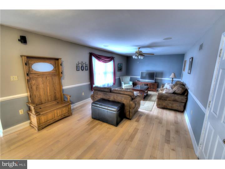 2097 Detweiler Road Pottstown, PA 19464 - Photo 9 of 24 Family Room