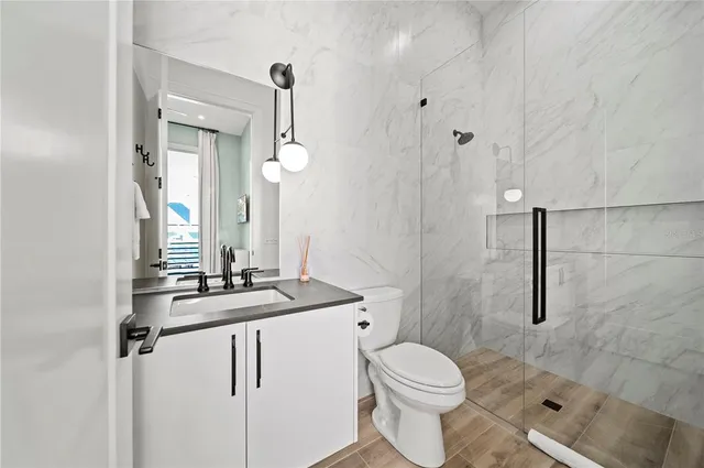 $8,000,000 | 7007 Point Of Rocks Road, Sarasota, FL 34242