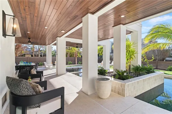 $8,000,000 | 7007 Point Of Rocks Road, Sarasota, FL 34242
