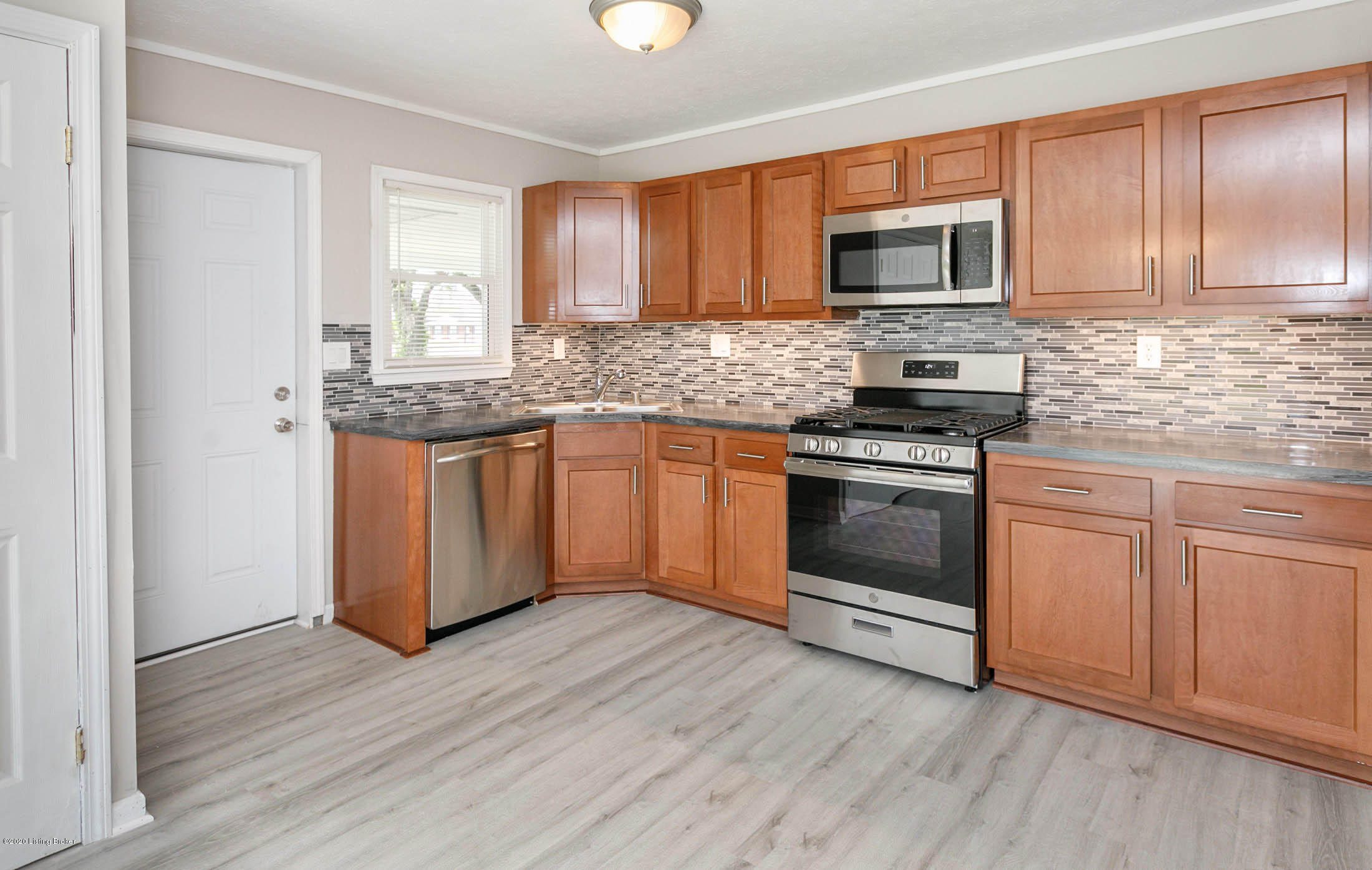 7403 Terry Road Louisville, KY 40258 - Photo 10 of 30 011