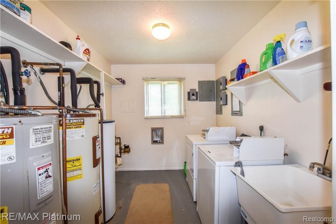 501 Fowler Street Howell, MI 48843 - Photo 24 of 27 Coin Operated Laundry facilities in Each Duplex