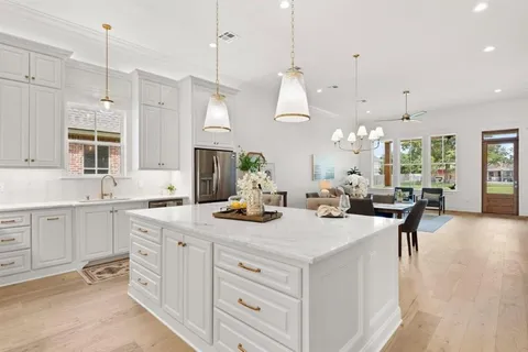 $599,500 | 2230 Nikal Drive, Lake Charles, LA 70605