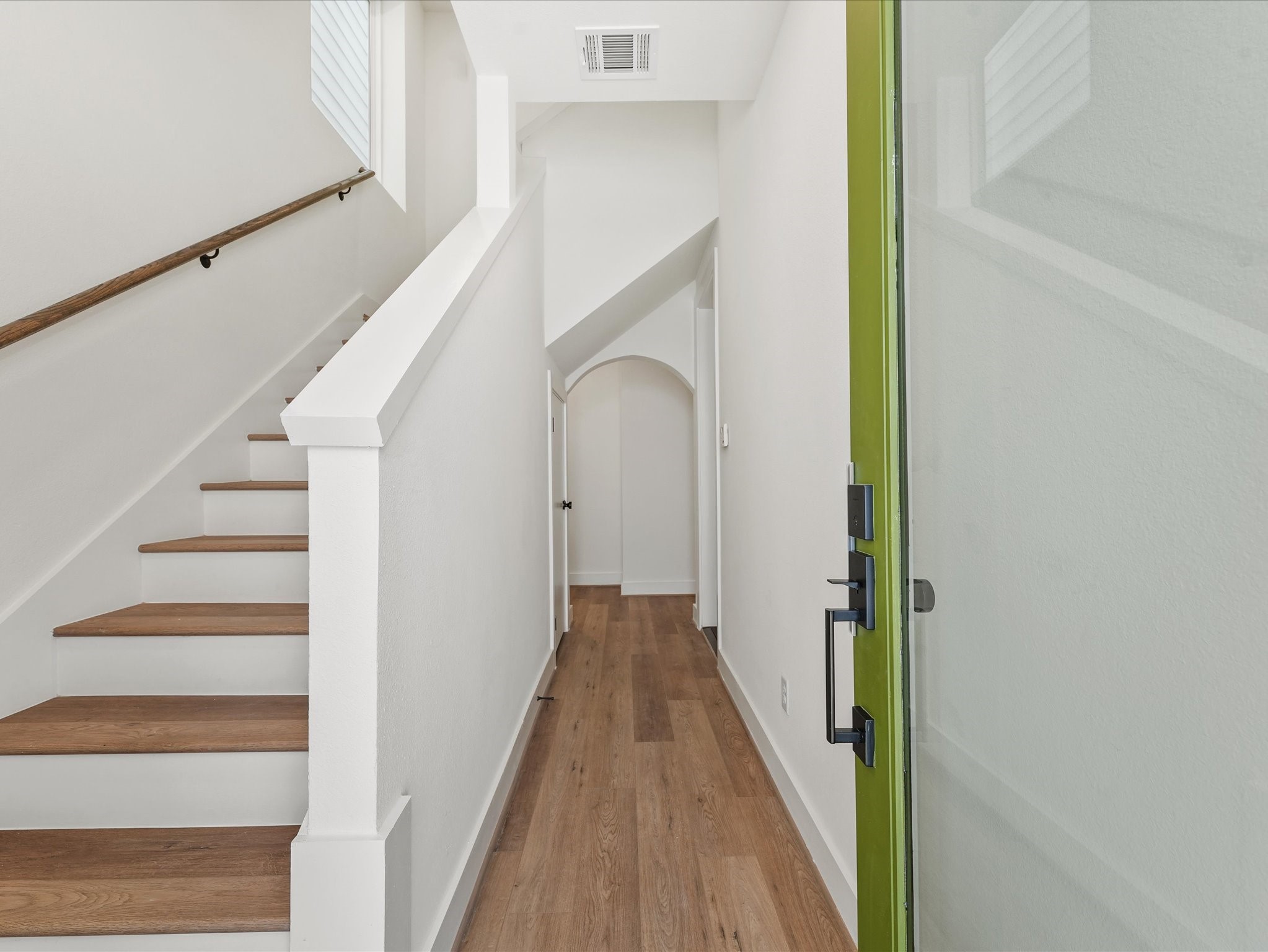 1804 Del Norte Street, Unit D Houston, TX 77018 - Photo 4 of 25 Entry way