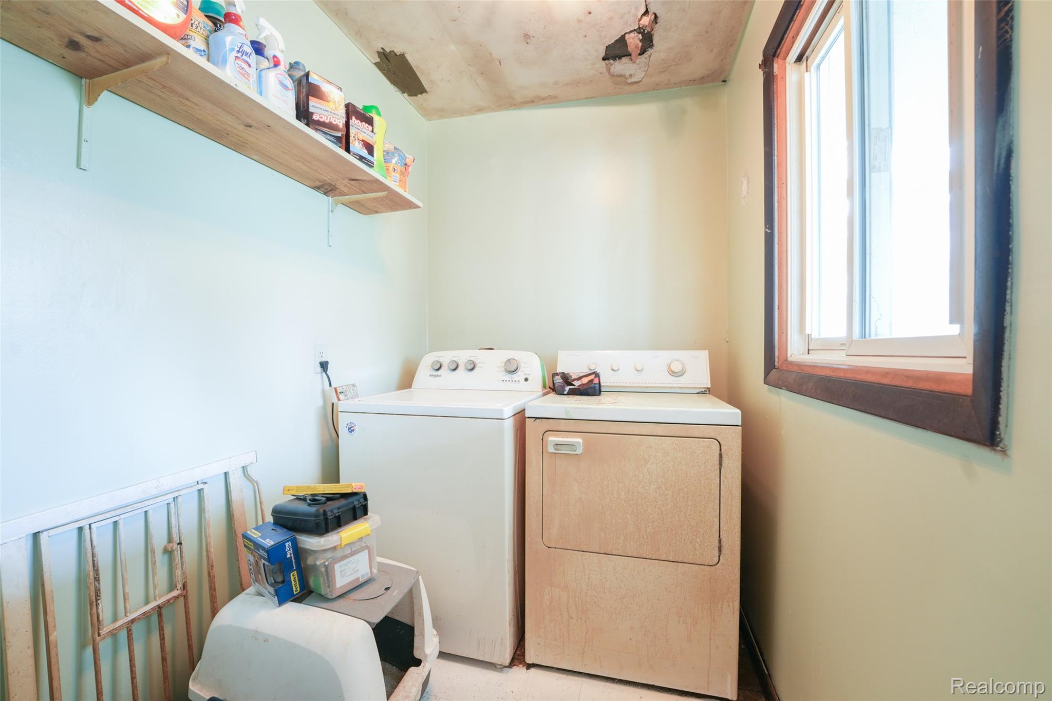 5704 Crandall Road Howell, MI 48855 - Photo 12 of 18 Laundry Room