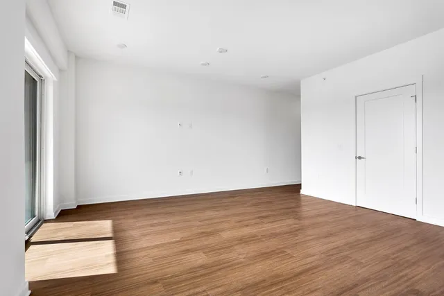 $1,550 | 4361 South Congress Avenue, Unit 325, Austin, TX 78745