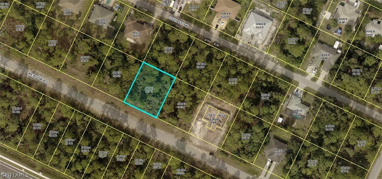 a bird view of a yard