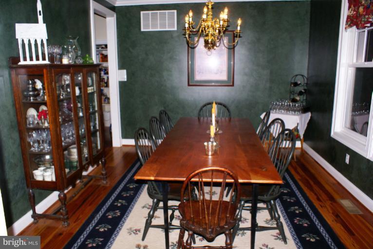 10534 Conde Road Marshall, VA 20115 - Photo 3 of 26 Dining Room