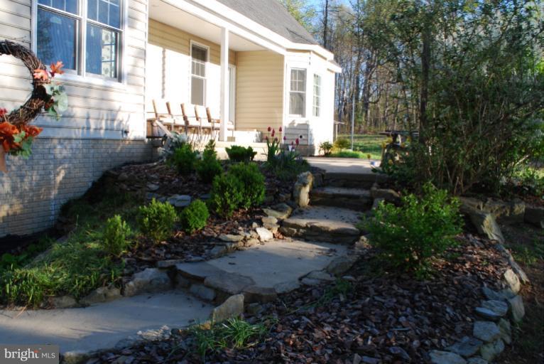 10534 Conde Road Marshall, VA 20115 - Photo 21 of 26 Exterior (Rear)