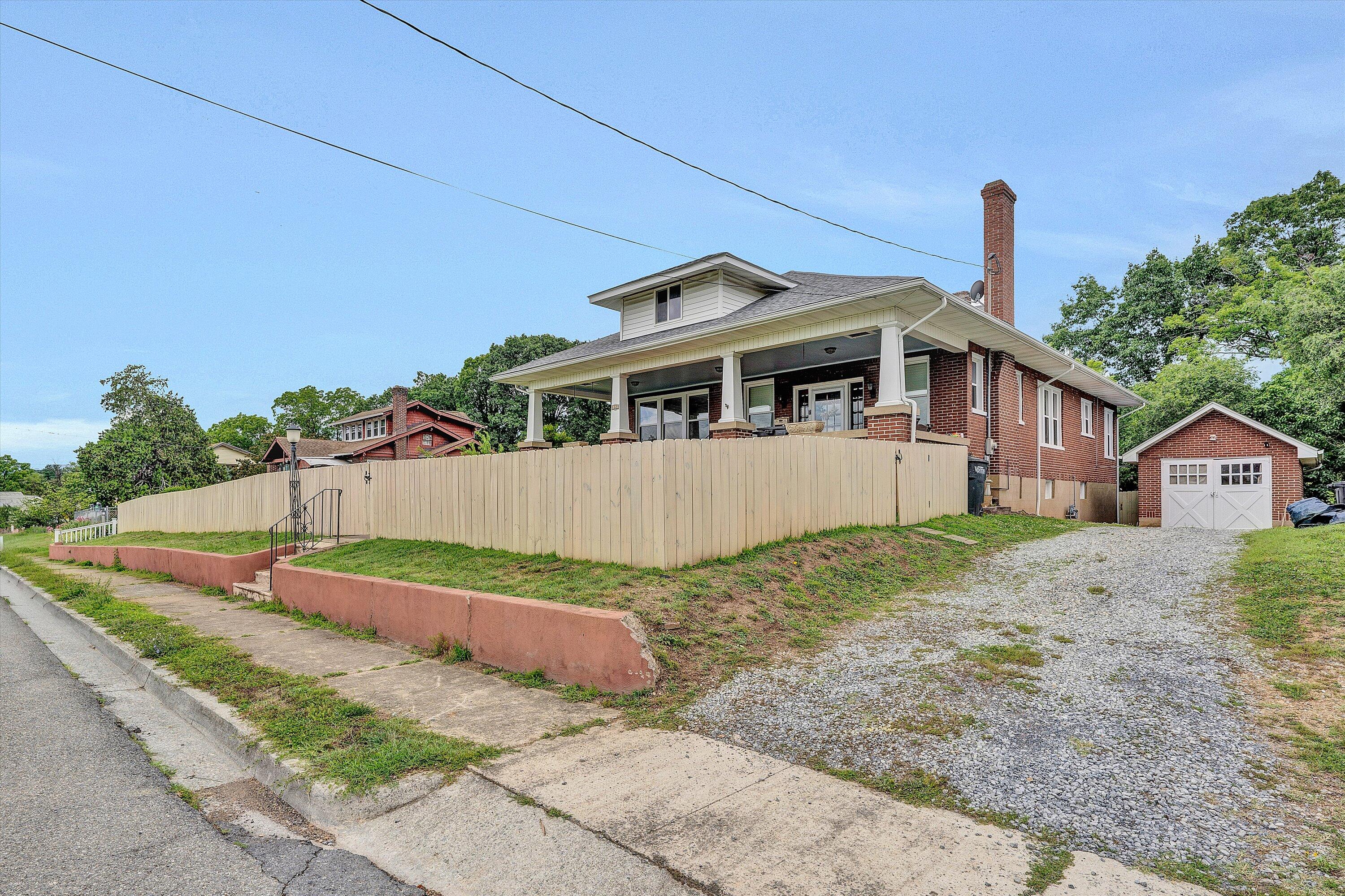323 North Maple Street Vinton, VA 24179 - Photo 3 of 43 03-DSC06658