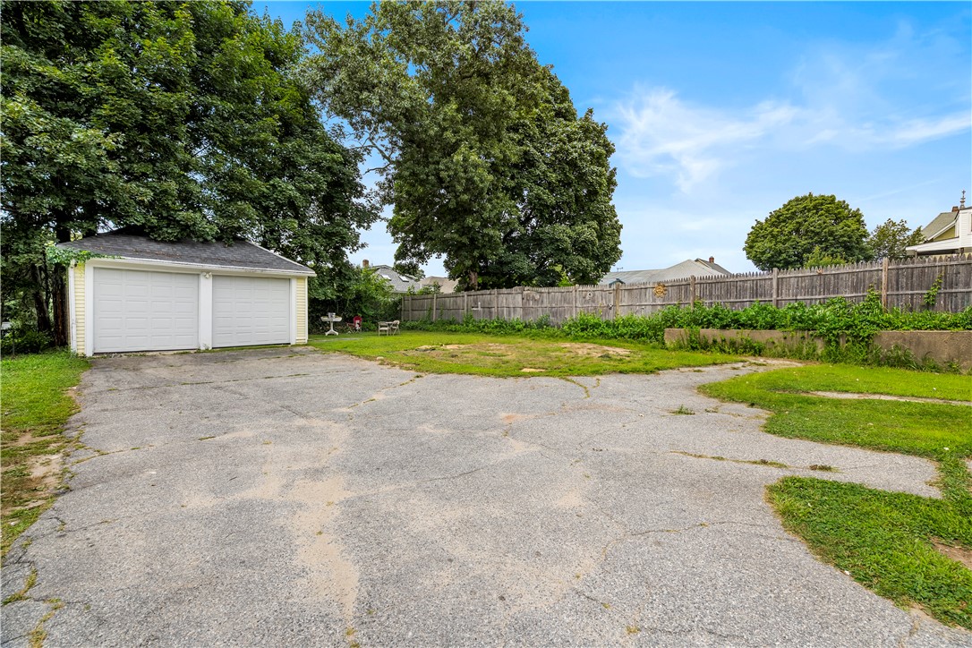 675 Park Avenue Woonsocket, RI 02895 - Photo 31 of 36