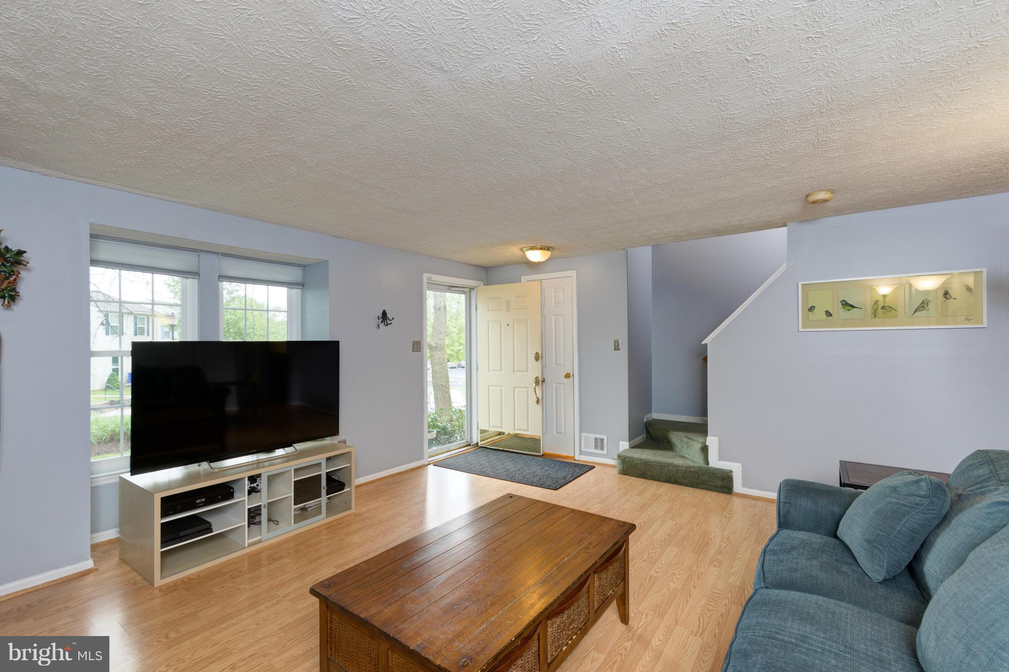 6332 Greenfield Road Elkridge, MD 21075 - Photo 6 of 28 Living Room