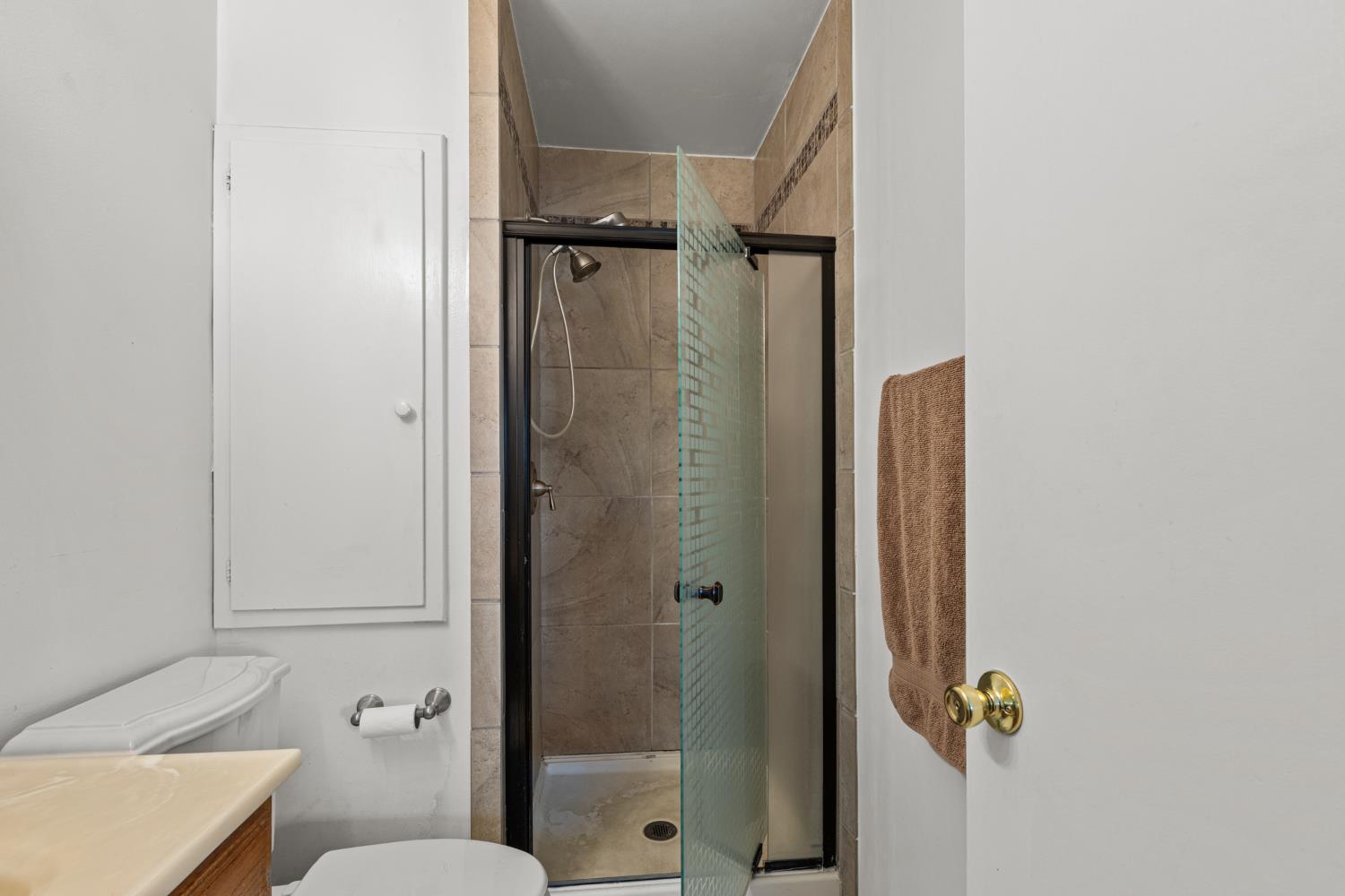 4329 Zephyr Way Sacramento, CA 95821 - Photo 18 of 44 a bathroom with a shower