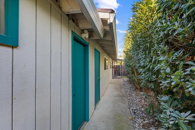 a view of a pathway to a building