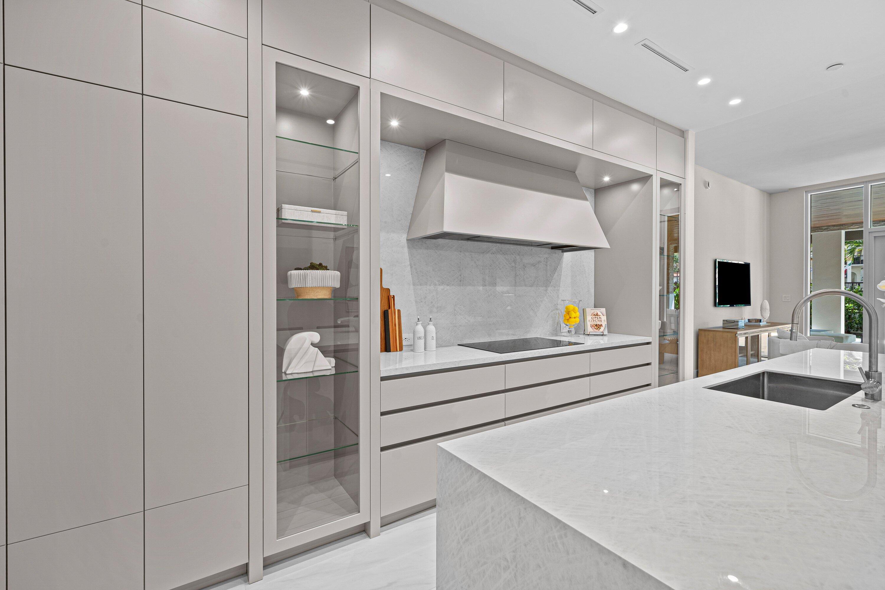 220 Southeast Mizner Boulevard, Unit 102 Boca Raton, FL 33432 - Photo 5 of 55 Kitchen