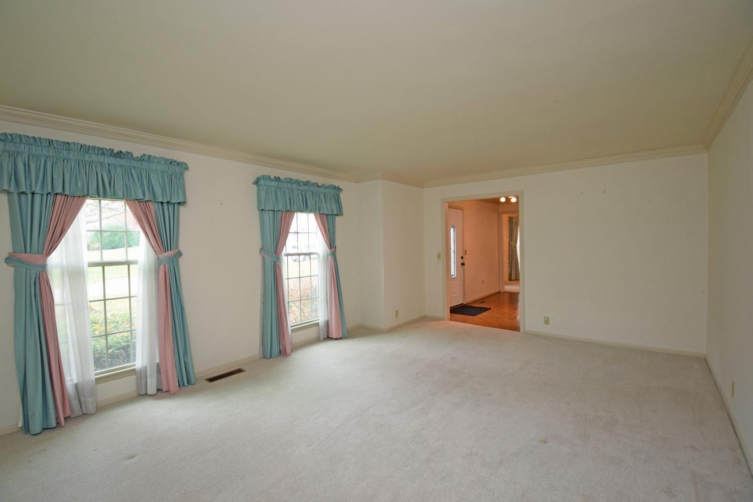 6953 Stonington Road Cincinnati, OH 45230 - Photo 6 of 40 Gallery Image 6