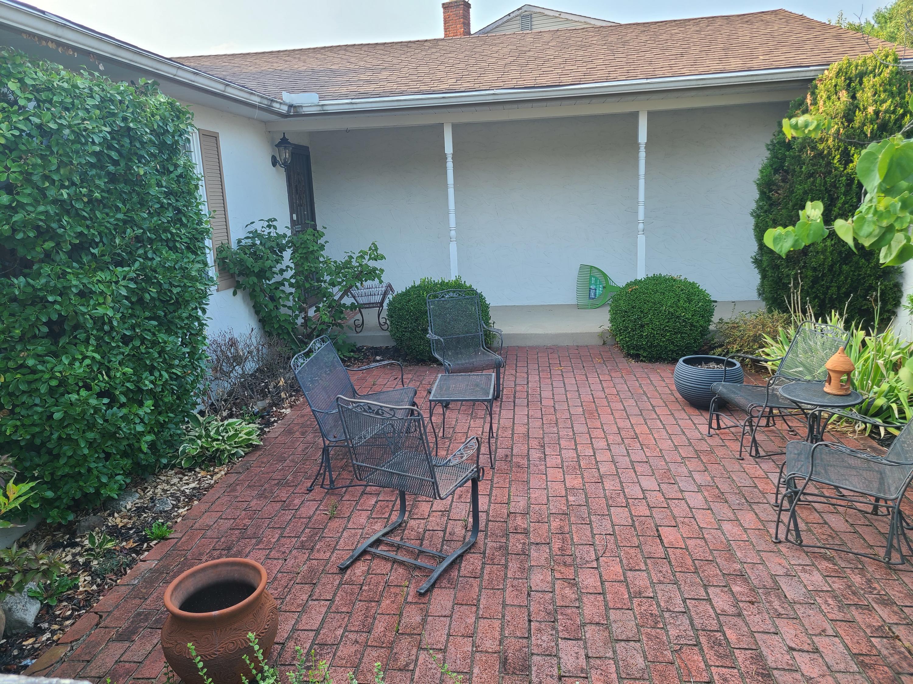 1847 Fairhaven Road Columbus, OH 43229 - Photo 4 of 16 Gallery Image 4