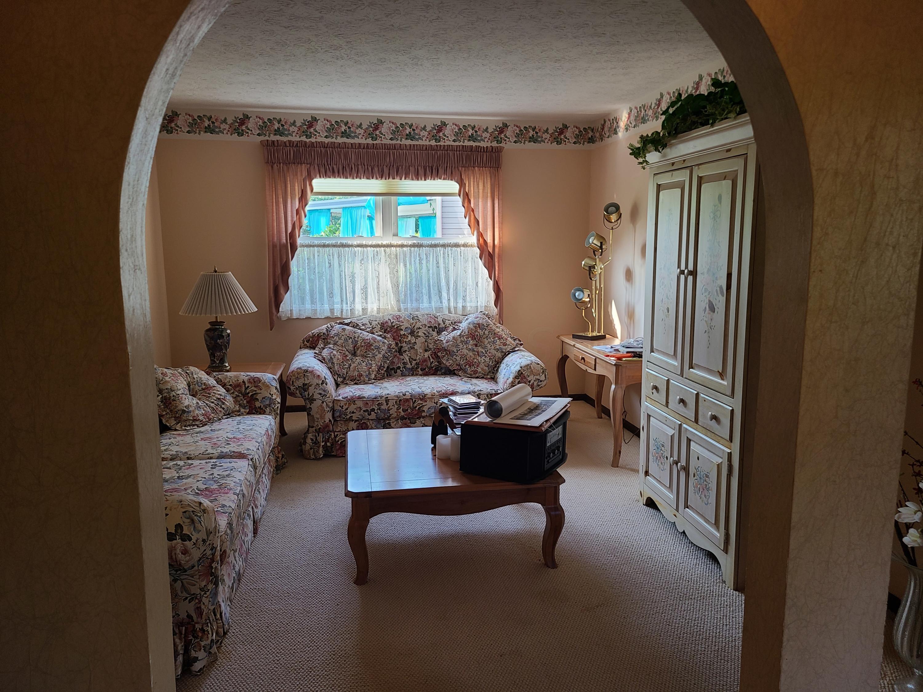 1847 Fairhaven Road Columbus, OH 43229 - Photo 5 of 16 Gallery Image 5