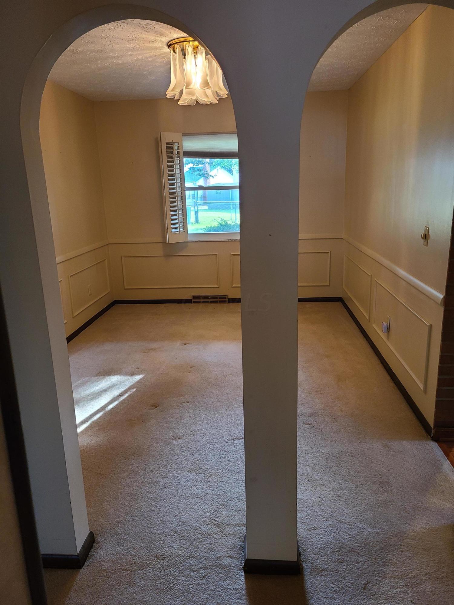 1847 Fairhaven Road Columbus, OH 43229 - Photo 6 of 16 Gallery Image 6