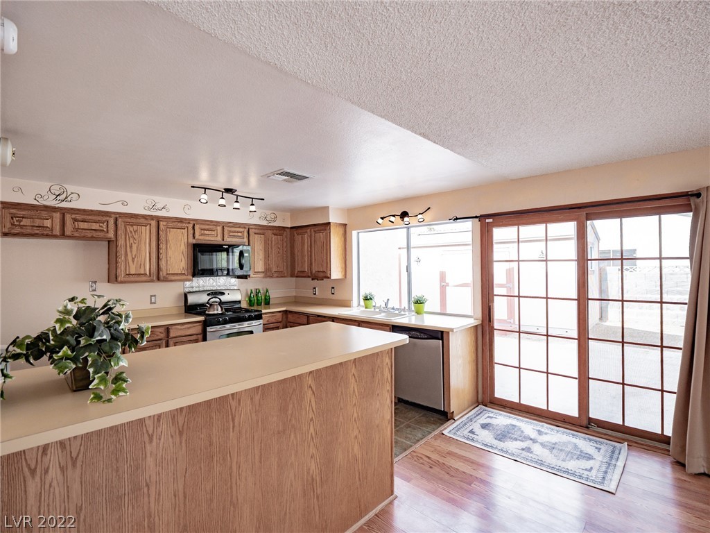 3584 Bronco Road Las Vegas, NV 89103 - Photo 14 of 36 Gallery Image 14