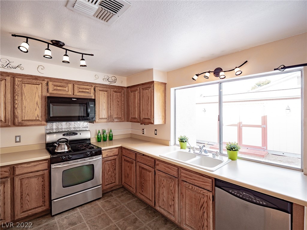 3584 Bronco Road Las Vegas, NV 89103 - Photo 15 of 36 Gallery Image 15
