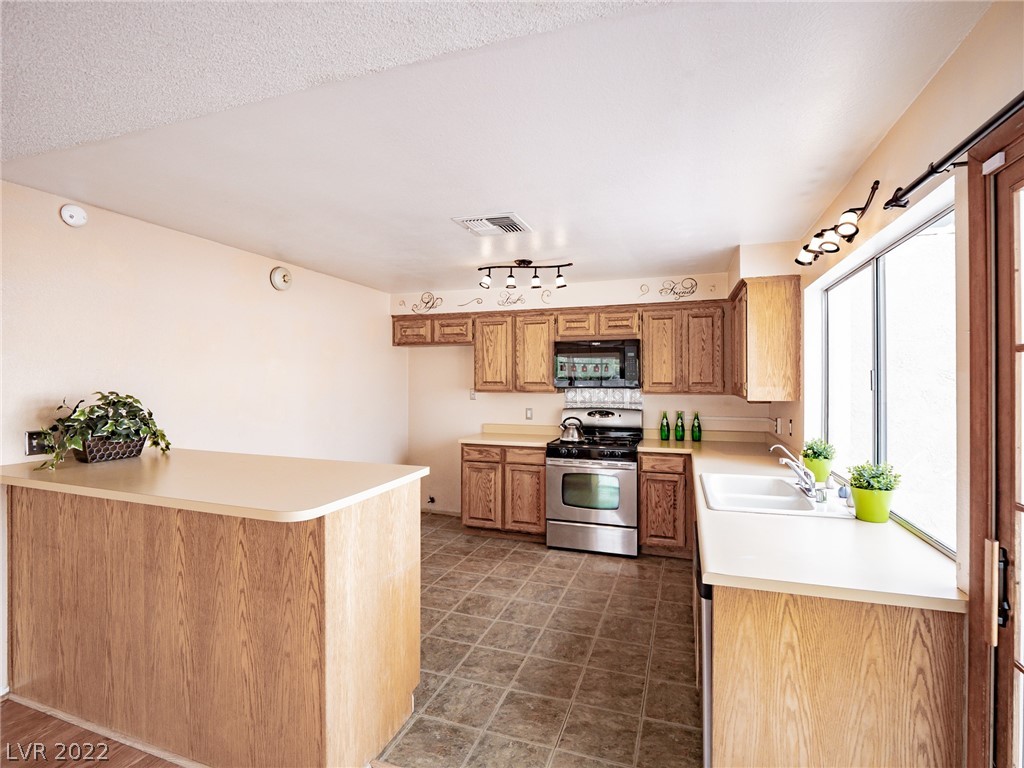 3584 Bronco Road Las Vegas, NV 89103 - Photo 4 of 36 Gallery Image 4