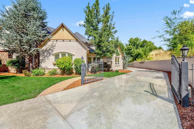 $2,130,000 | 1450 East Covey Run Court, Eagle, ID 83616